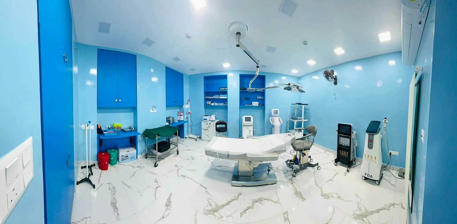 Procedure room at Revivee Clinics with surgical equipment